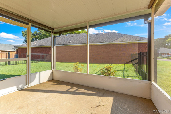838 Dee Drive