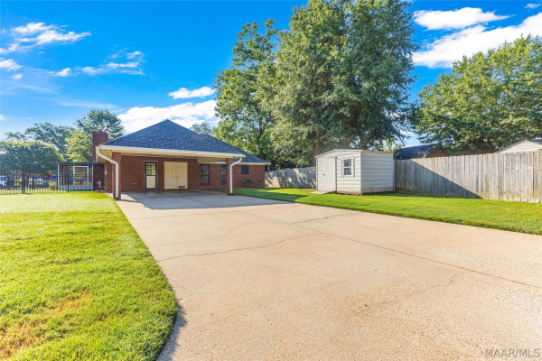 838 Dee Drive