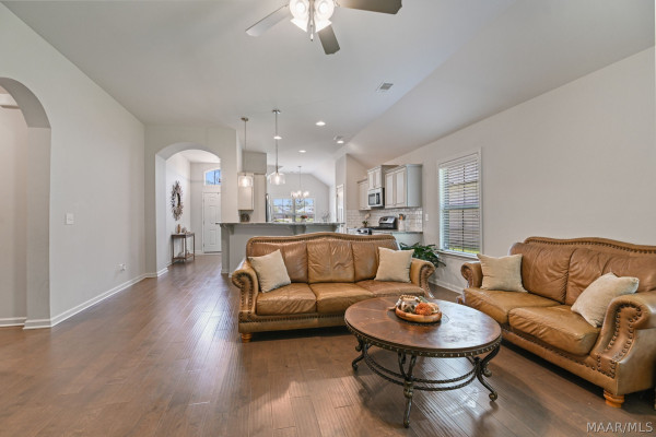 605 Glenmede Lane