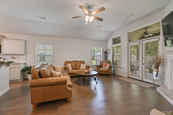 605 Glenmede Lane
