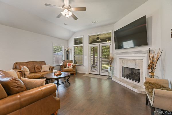 605 Glenmede Lane