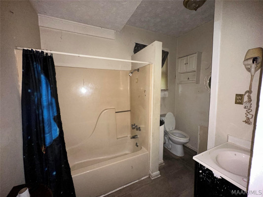 404 4th Street