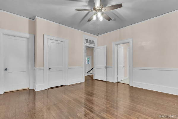 2481 E Cloverdale Park