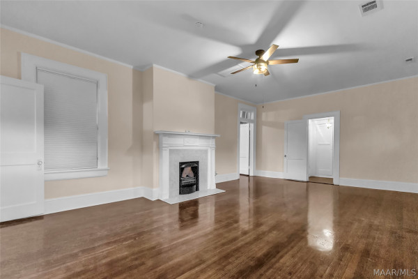 2481 E Cloverdale Park
