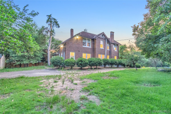 2481 E Cloverdale Park