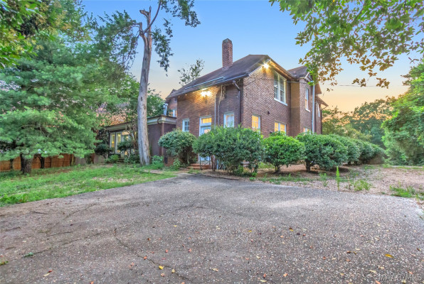 2481 E Cloverdale Park