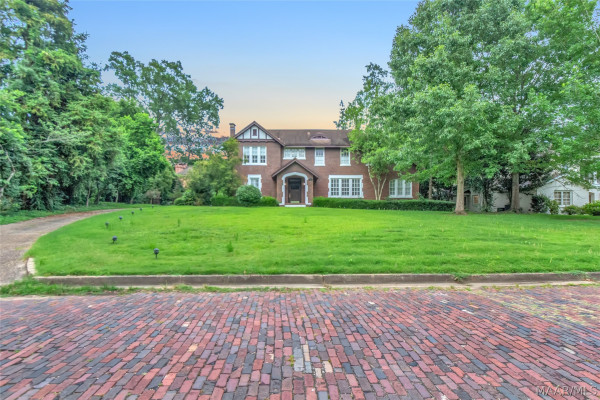 2481 E Cloverdale Park