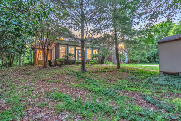 2481 E Cloverdale Park