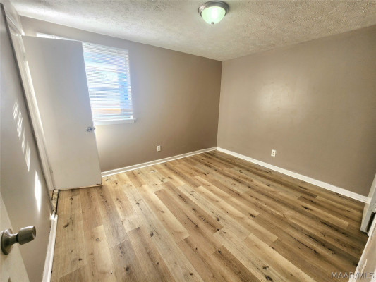 102 White Oak Drive