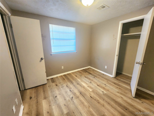 102 White Oak Drive