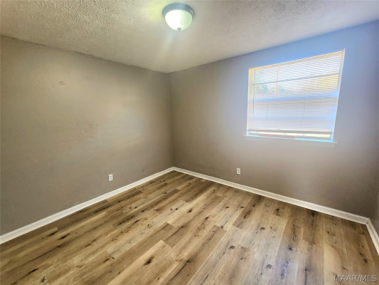 102 White Oak Drive