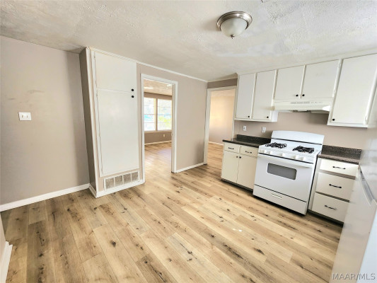 102 White Oak Drive