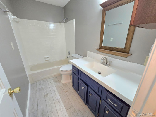 4601 YOUNG FARM Court