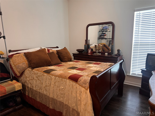6336 Burbank Crossing Loop
