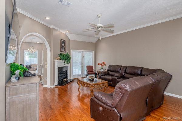 636 Larkin Lane