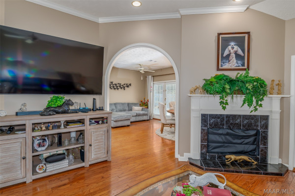 636 Larkin Lane