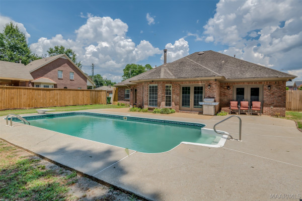 636 Larkin Lane