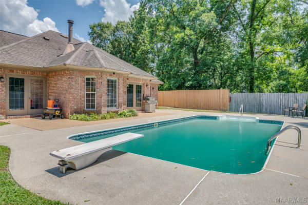 636 Larkin Lane