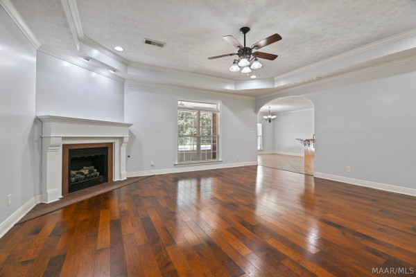 737A N Memorial Drive