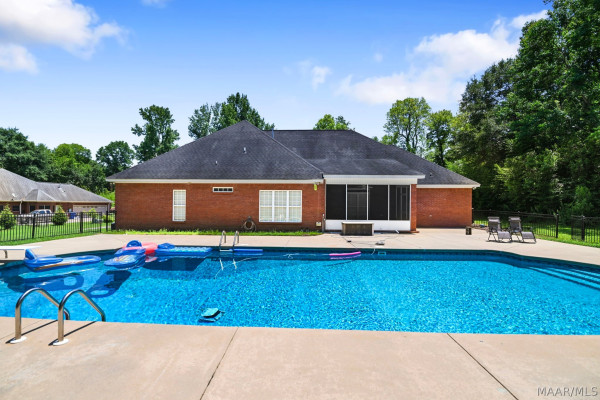 737A N Memorial Drive