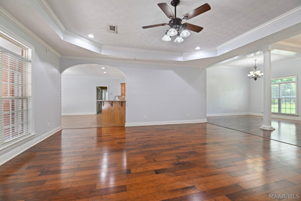 737A N Memorial Drive