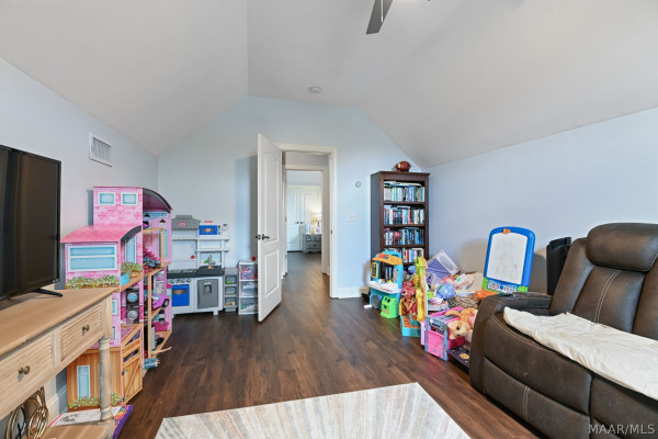 9612 Chobham Court