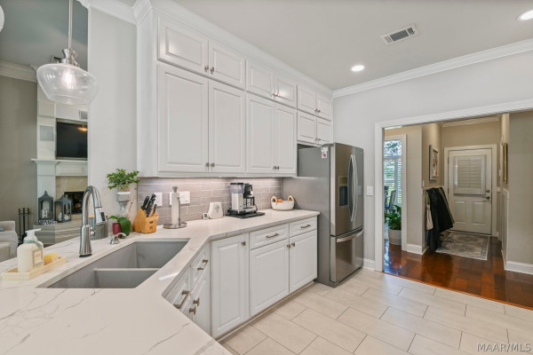 2214 Wynhaven Drive