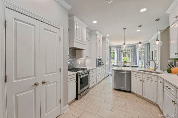 2214 Wynhaven Drive