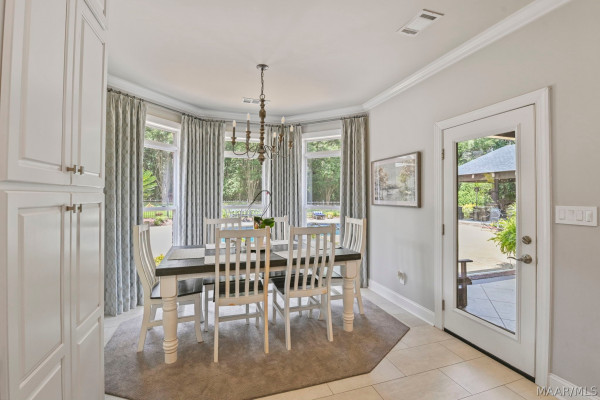 2214 Wynhaven Drive