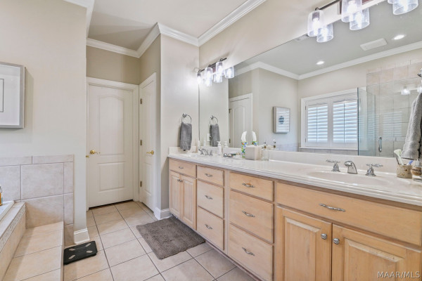 2214 Wynhaven Drive