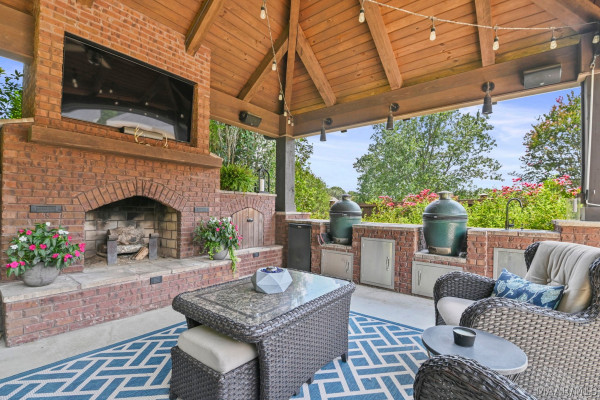 2214 Wynhaven Drive