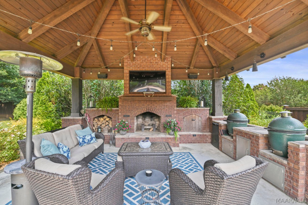 2214 Wynhaven Drive