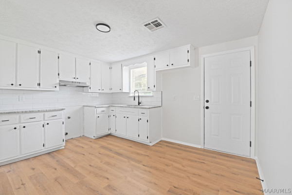 104 White Oak Drive