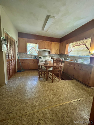 1322 Rosa L Parks Avenue