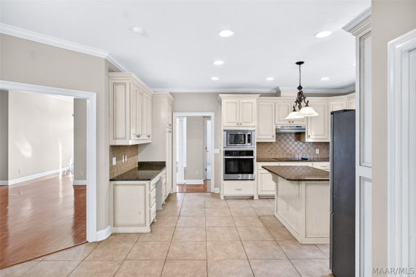 5564 CHARDIN Drive