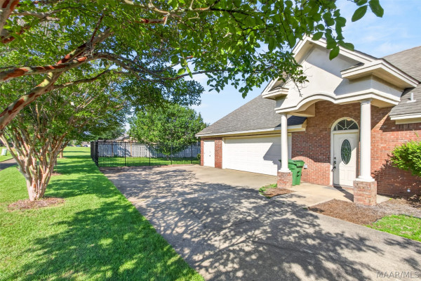 5564 CHARDIN Drive