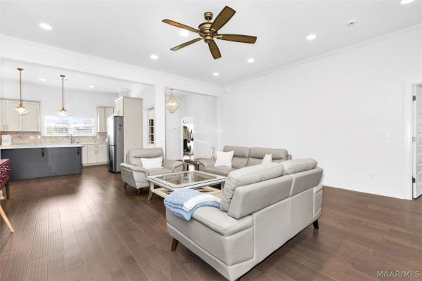 8966 CARAWAY Lane