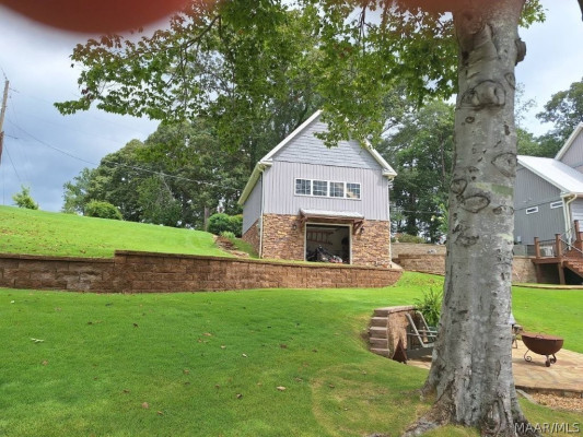 560 LAKESHORE Drive