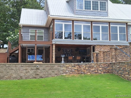 560 LAKESHORE Drive