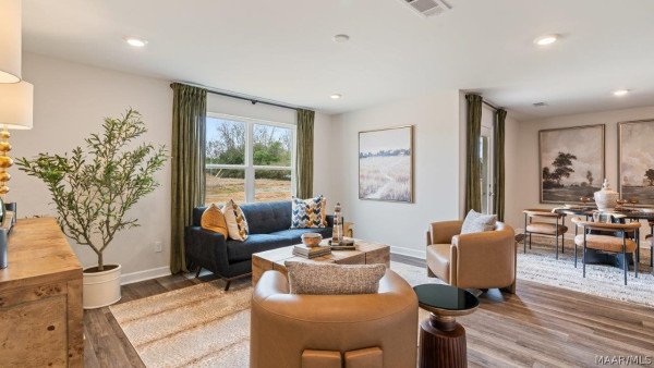7319 Orange Blossom Way
