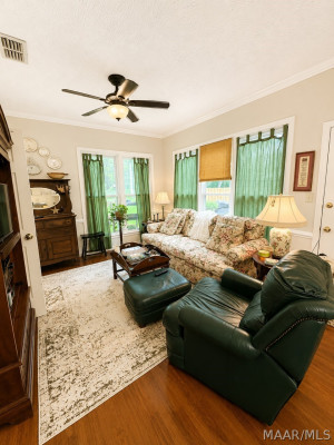 6457 Eastwood Glen Drive