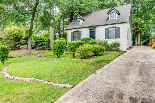 2435 E Cloverdale Park