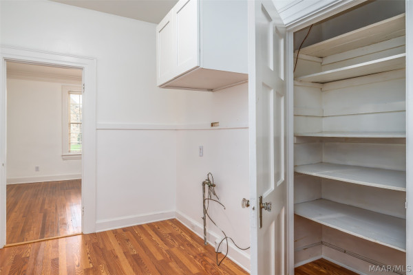 2435 E Cloverdale Park