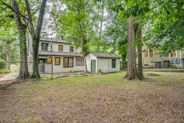2435 E Cloverdale Park