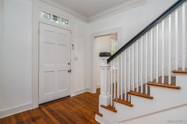 2435 E Cloverdale Park