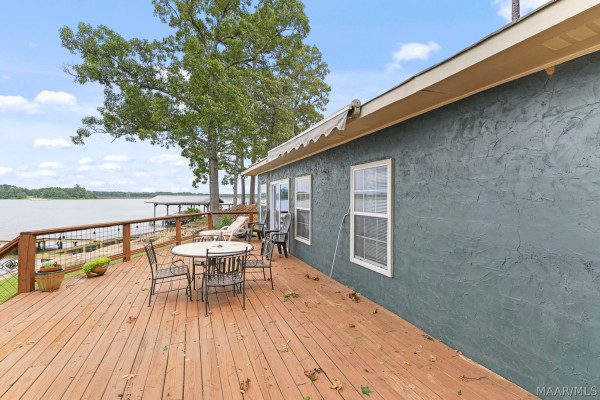715 Hickory Drive