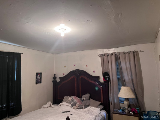 107 E Woodland Drive