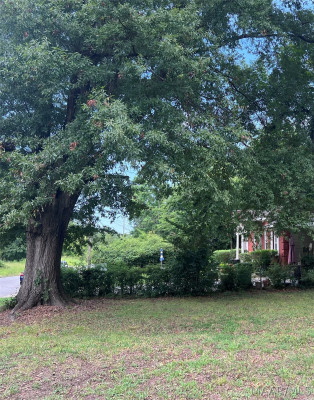 107 E Woodland Drive