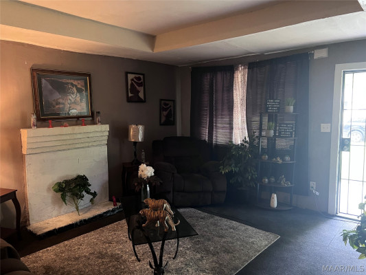 107 E Woodland Drive