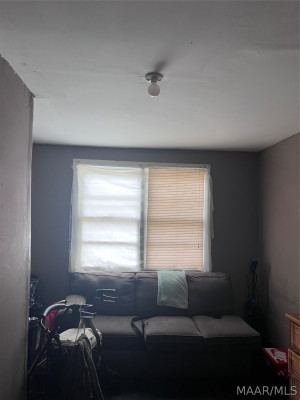 107 E Woodland Drive